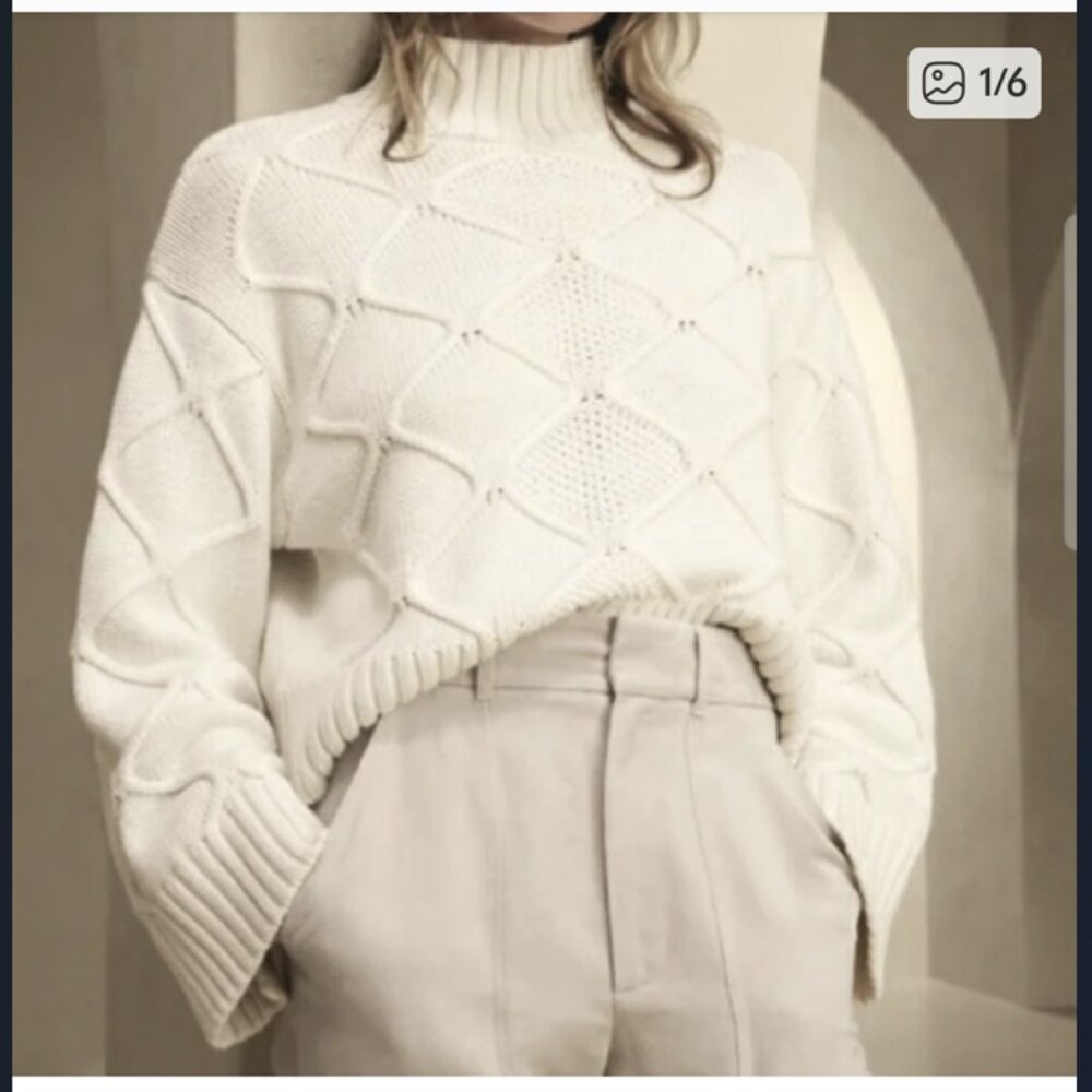 Banana Republic Women's Cream Sweater